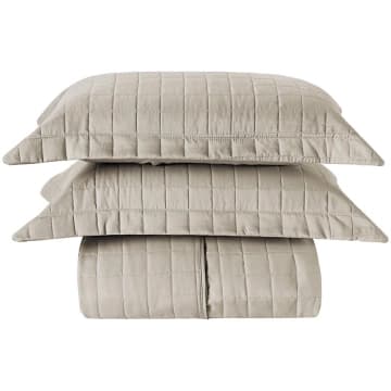 Kit Cobre Leito Milano Casal Micropercal 300 Fios Matelado Colcha 3 Peças Bege — Casa Scarpa